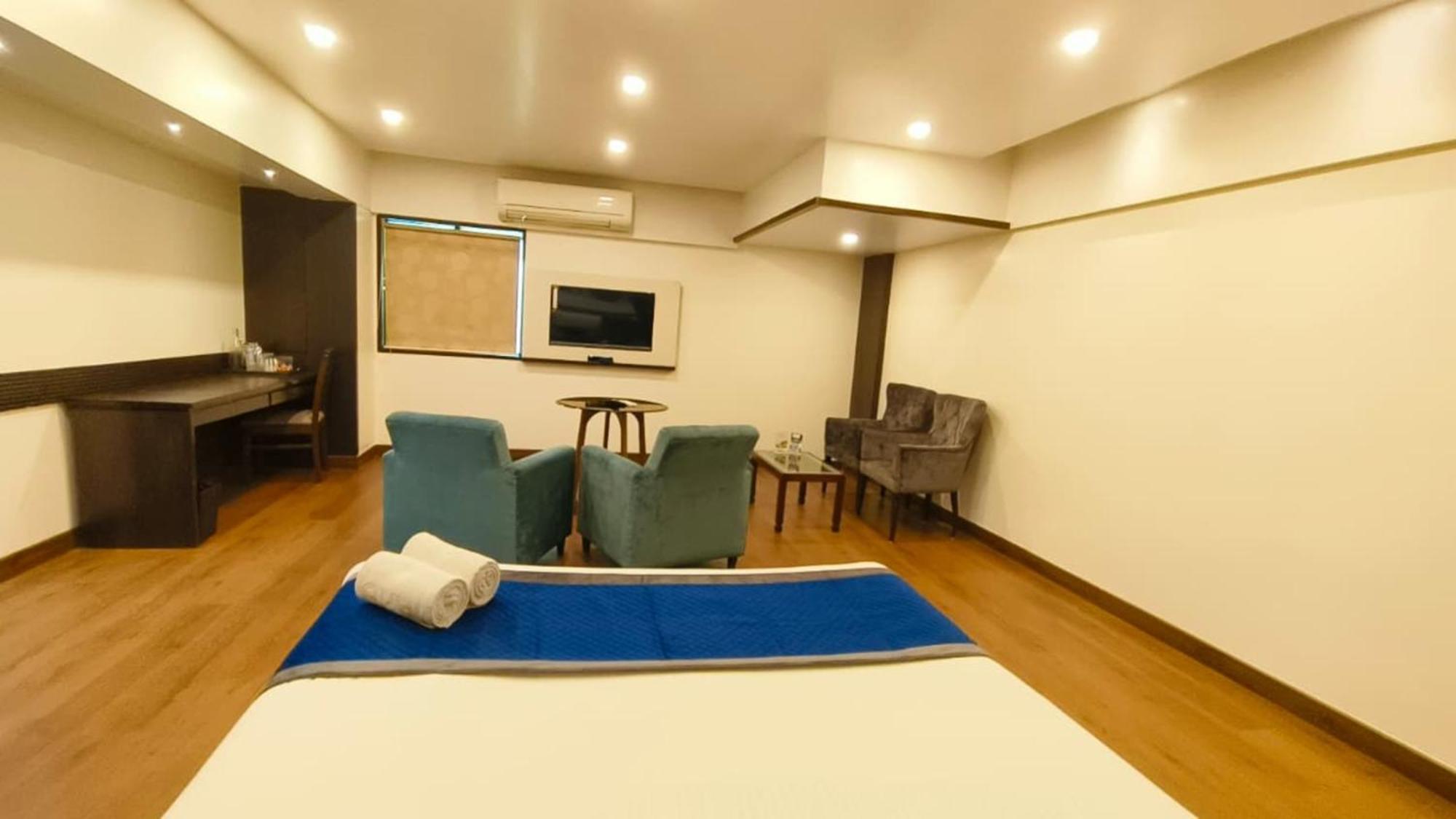 Hotel Le Grande - Mumbai International Airport — Fotos 1